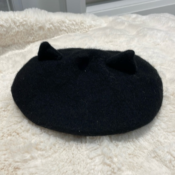 Black Beret Hat with Cat Ears - Picture 1 of 1